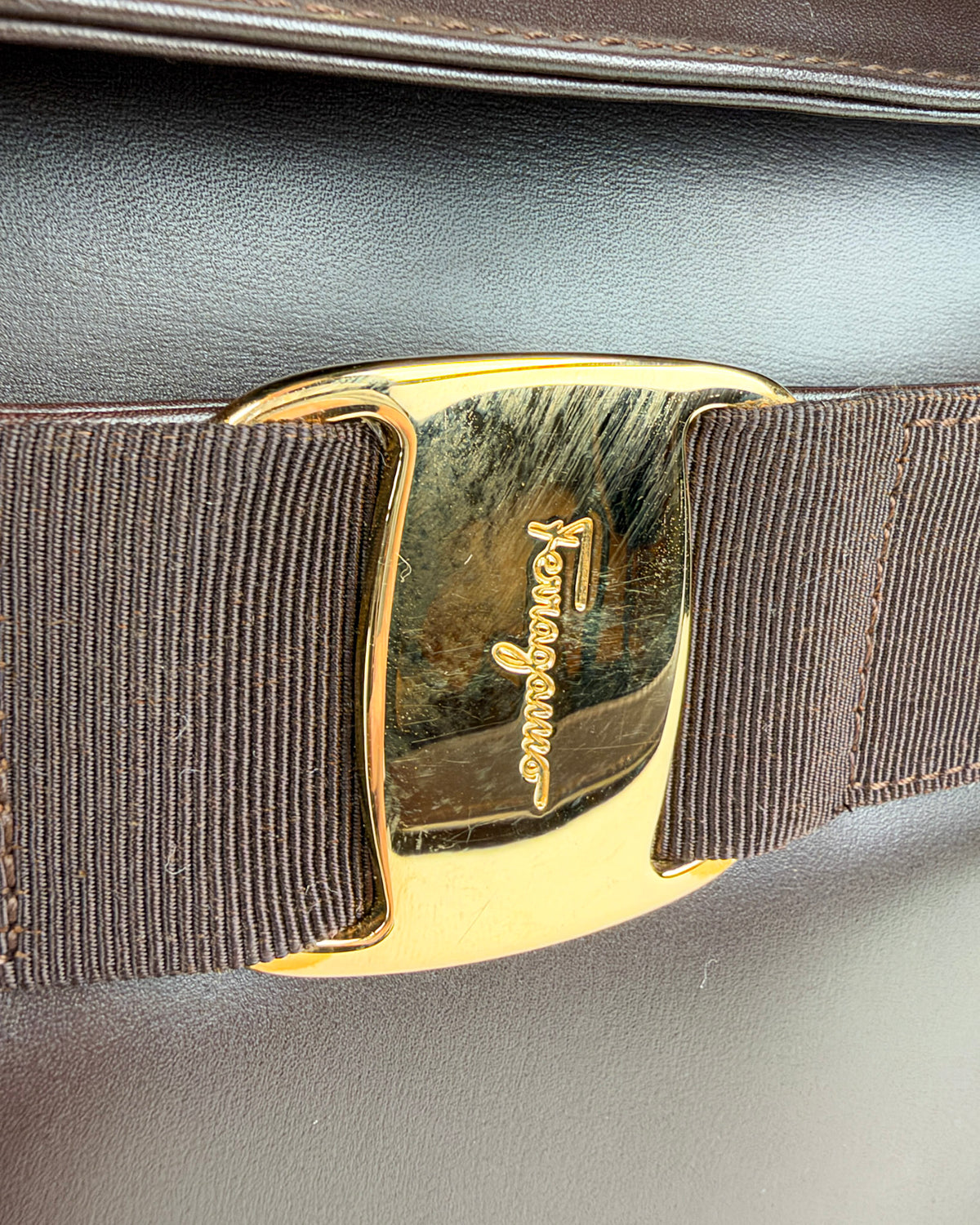 Ferragamo Vintage Vara Leather Shoulder Bag – Brown