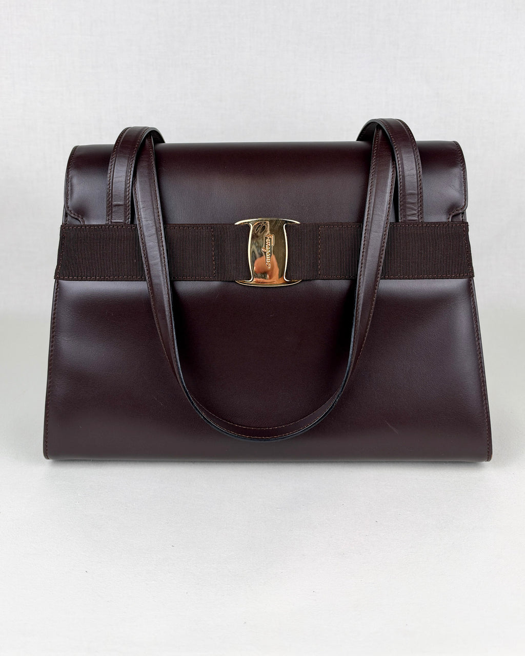 Ferragamo Vintage Vara Leather Shoulder Bag – Brown