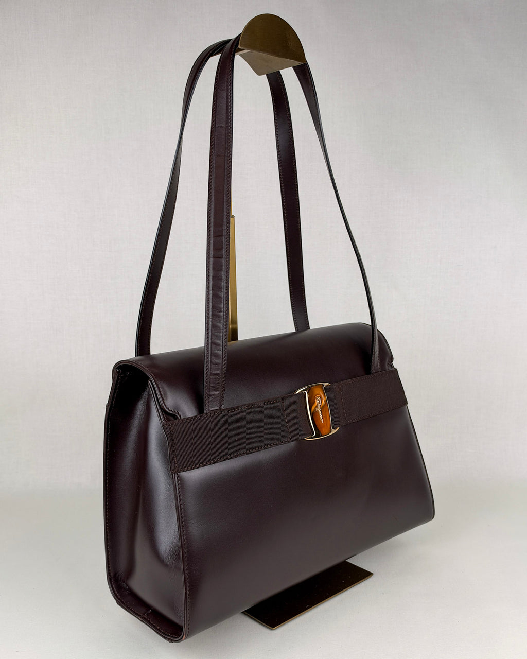 Ferragamo Vintage Vara Leather Shoulder Bag – Brown