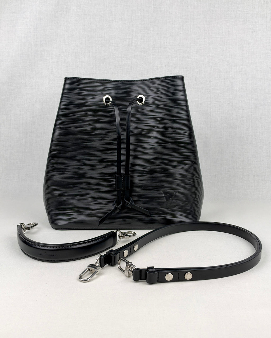 Louis Vuitton NéoNoé MM Epi Leather Bucket Bag – Black