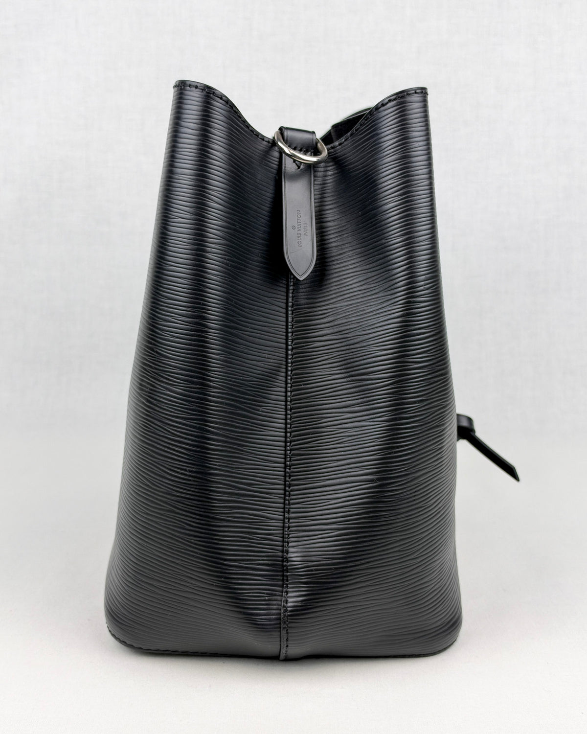 Louis Vuitton NéoNoé MM Epi Leather Bucket Bag – Black